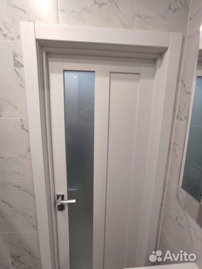 Дверная фурнтиура и двери в наличии