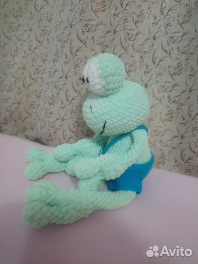 Игрушка лягушка