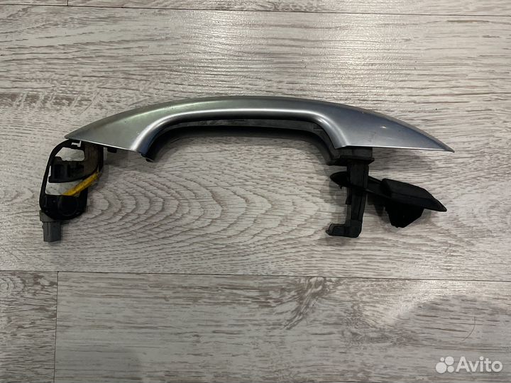 Ручка двери передняя правая внешняя Kia K900 2