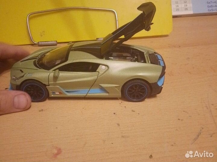 Машинка детская игрушка бугати