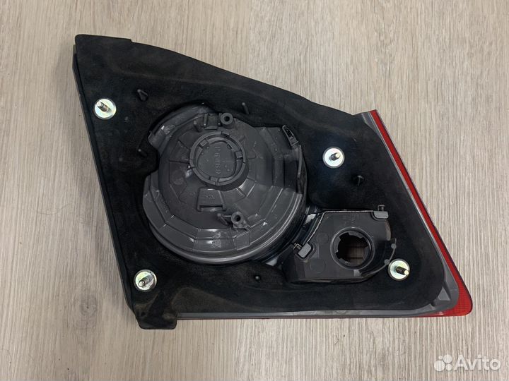 Фонарь задний правый внутренний honda civic