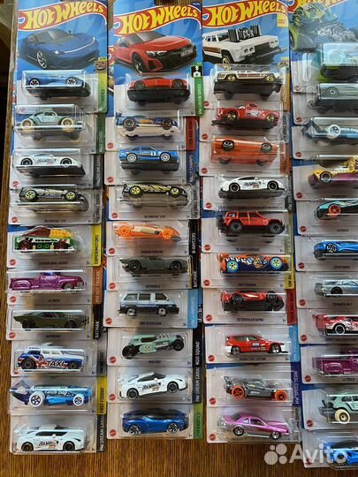Hot wheels машинки кейсы 2023 года