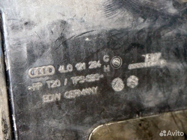 Воздуховод радиатора передний правый Ауди Q7