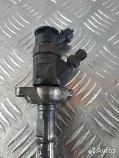 Форсунка Citroen C4 1 1.6 9H01 2008