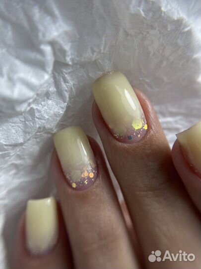 Мастер ищет модель для маникюра