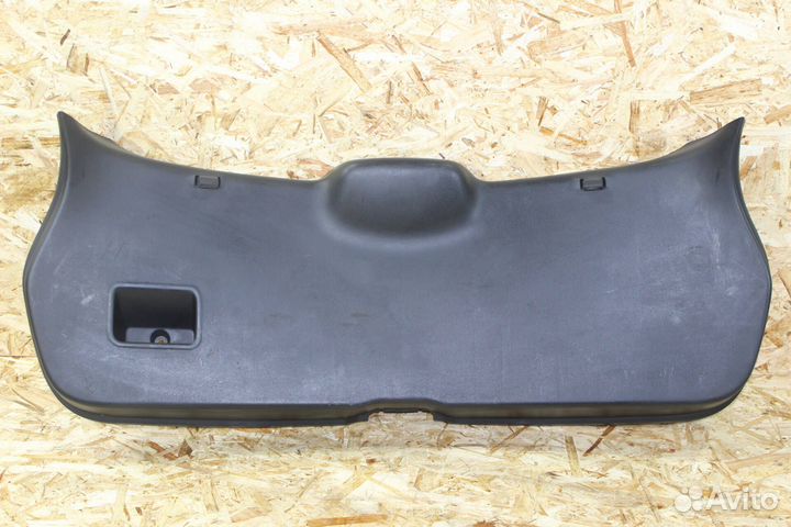 Обшивка крышки багажника Nissan Qashqai J10