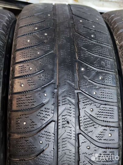 Bridgestone Ice Cruiser 7000 215/60 R17 100T