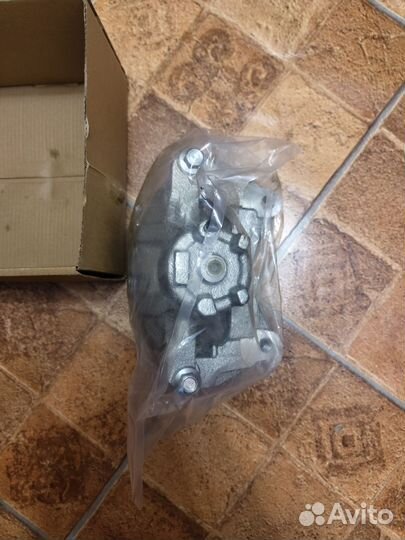 Тормозной суппорт передний правый Mitsubishi ASX