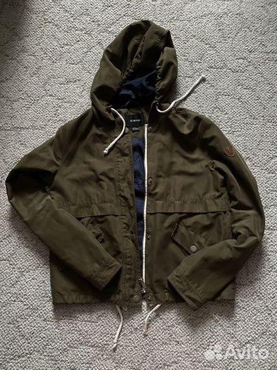 Ветровка женская 42