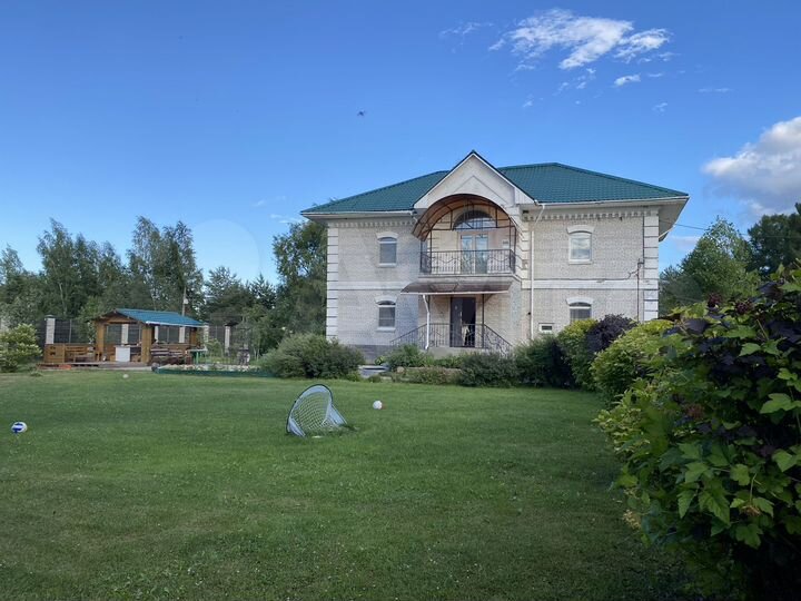 Коттедж 200 м² на участке 24 сот.