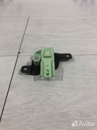 Датчик удара кузов BMW X3 e83 2.5 ат