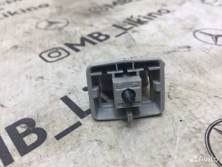 Крючок солнцезащитного козырька Mercedes Cl W216