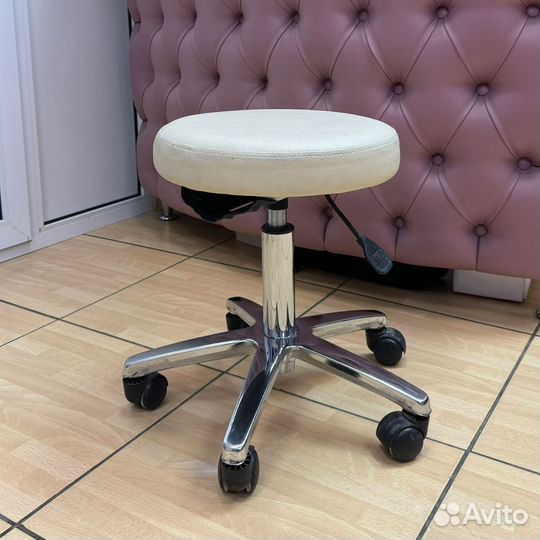 Стульчик для косметолога