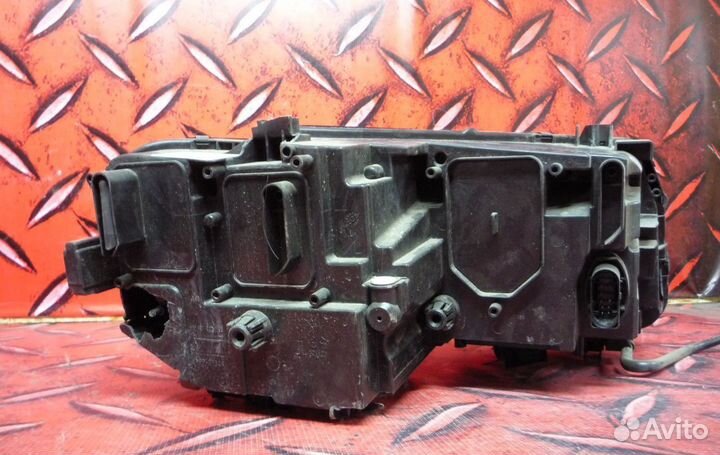 Фара левая VW Tiguan 2