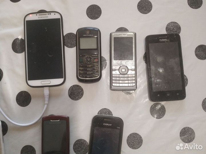Samsung B2700