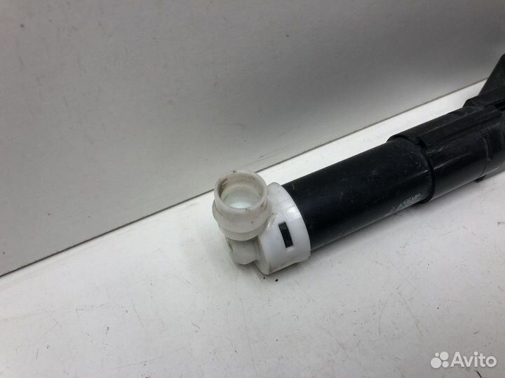 Форсунка омывателя фары Toyota Land Cruiser (150)