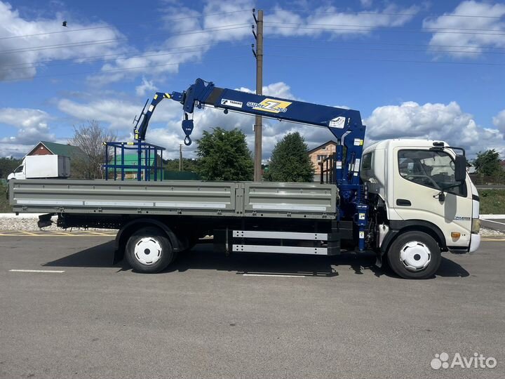 Hino 300 (Dutro) с КМУ, 2011