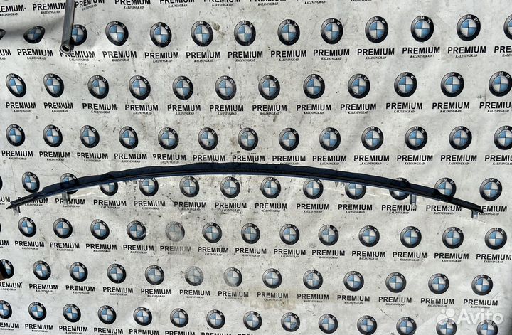 Декоративная планка крышки багажника G01