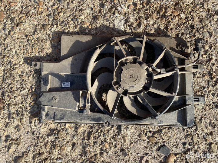 Диффузор радиатора Лада гранта