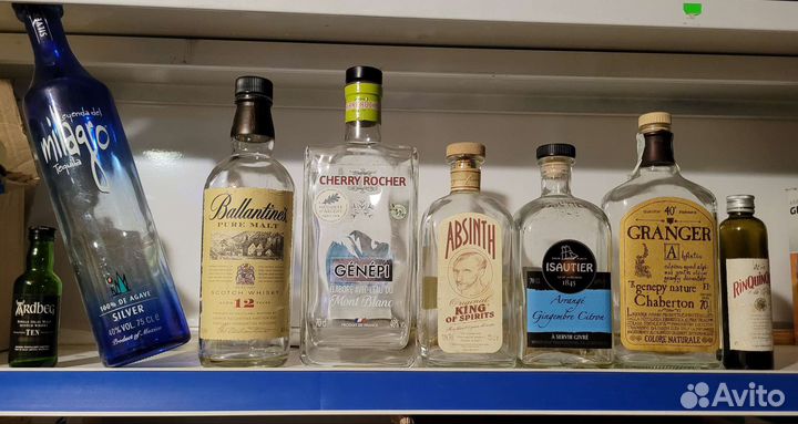 Бутылки, тобусы, коробки