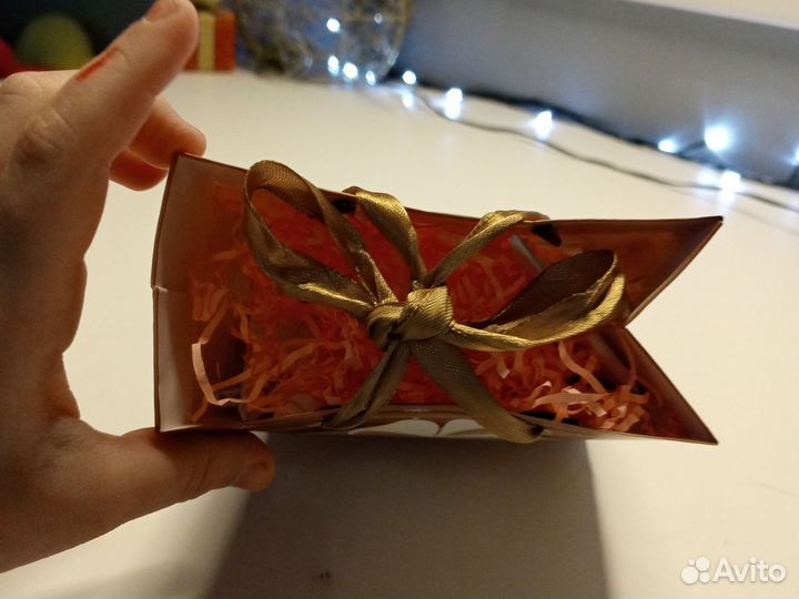 Бумажные ногти с посланиям