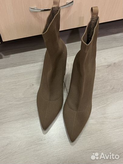 Ботильоны чулки zara