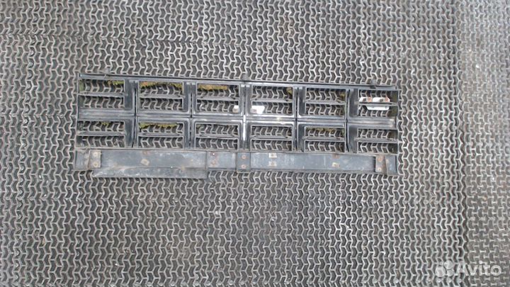 Решетка радиатора Mitsubishi Pajero, 1988