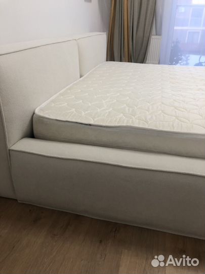Кровать + матрас 200 на 200