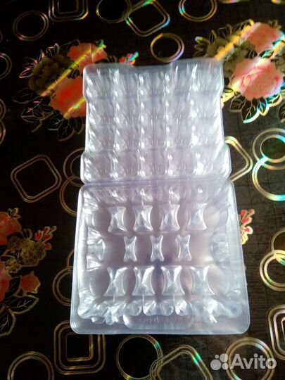 Ячейка для перепелиных яиц