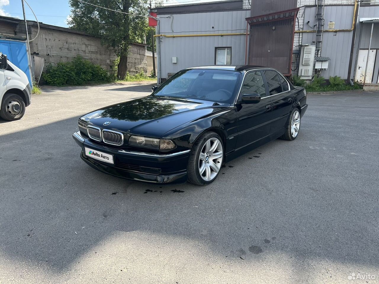 Нашли авто BMW 7 серия