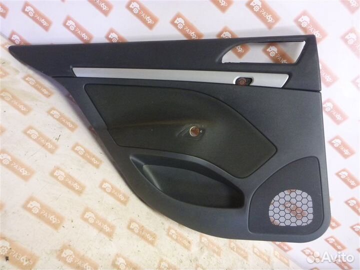 Обшивка двери задняя левая Skoda Octavia 1Z3 BSE