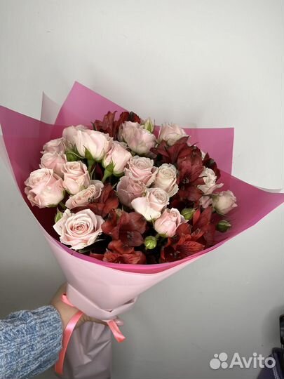 Букет из кустовых роз