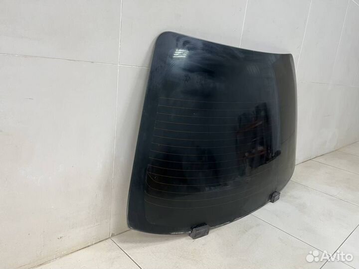 Стекло заднее Nissan Cedric Y34 1999-2004