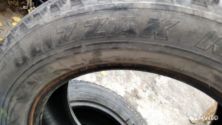 Bridgestone Blizzak Revo1 215/60 R16 95Q