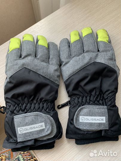 Продам зимние перчаки на мальчика