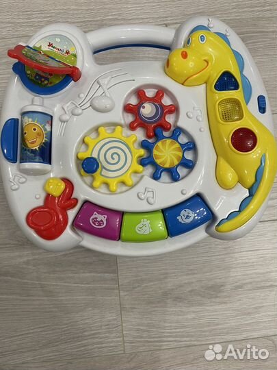 Развивающий столик жирафики