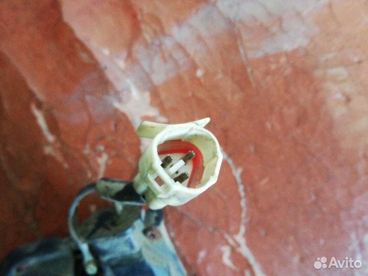 Замок багажника Джили Эмгранд EC-7