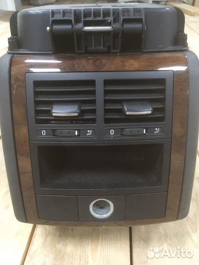 Центральная консоль (подлокотник) VW Touareg