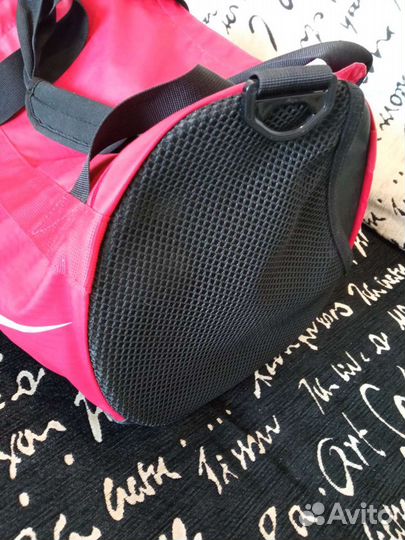 Спортивная сумка nike. 