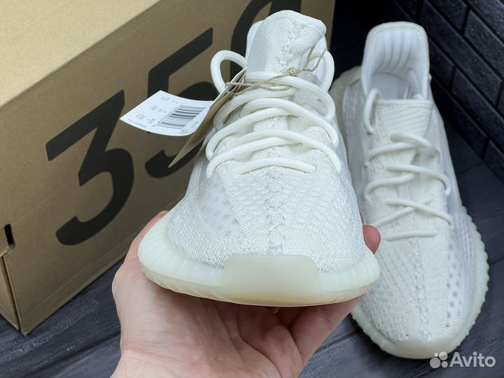 Кроссовки Adidas Yeezy Boost 350 v2 Bone