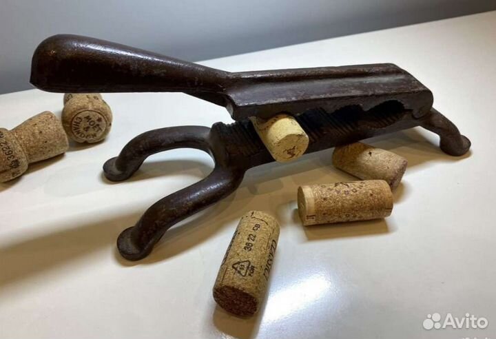 Пробкомялка старинная, чугун