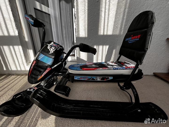 Детский снегокат со спинкой