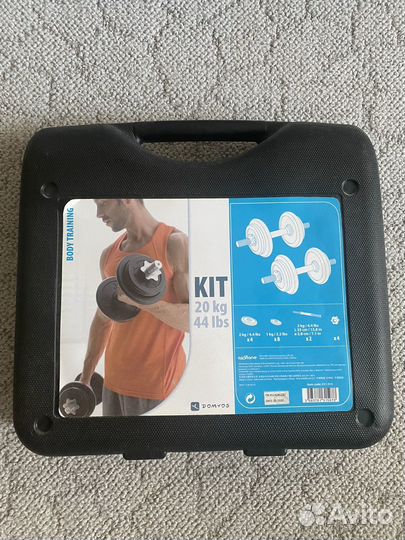 Набор гантелей