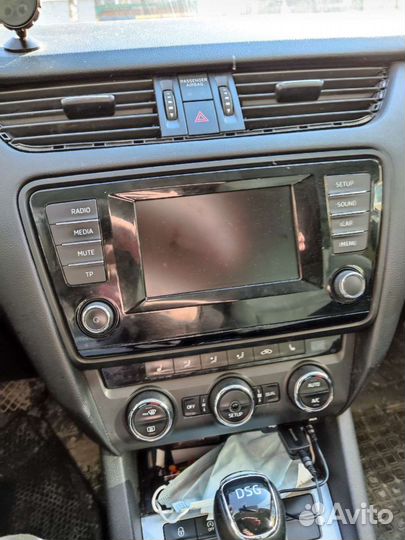 Штатное головное устройство для skoda oktavia a7