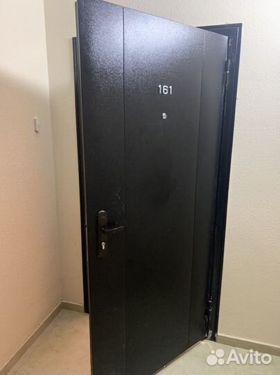 Дверь входная от застройщика