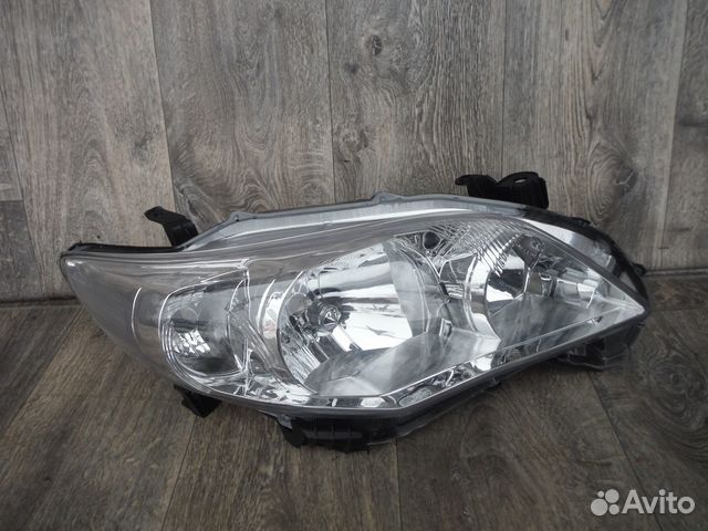 Фара правая Toyota Corolla 150 2011