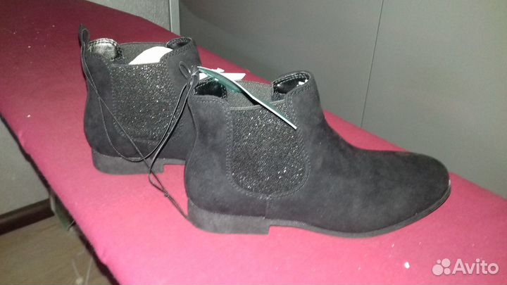 Новые- Полуботинки на девочку
