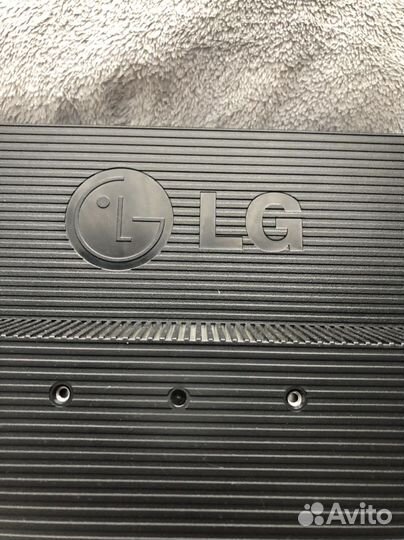 Монитор LG flatron L1718S-SN