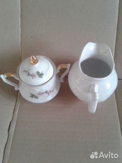 Сахарница, молочник