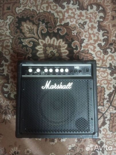 Бас гитара SX, Комбоусилитель Marshall